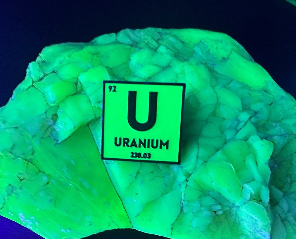 Uranium Element Pin - Glows in the Dark!