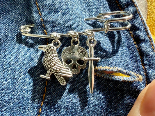 Edgar Allan Poe Safety Pin Brooch Bag Charm, Bookish Accessory